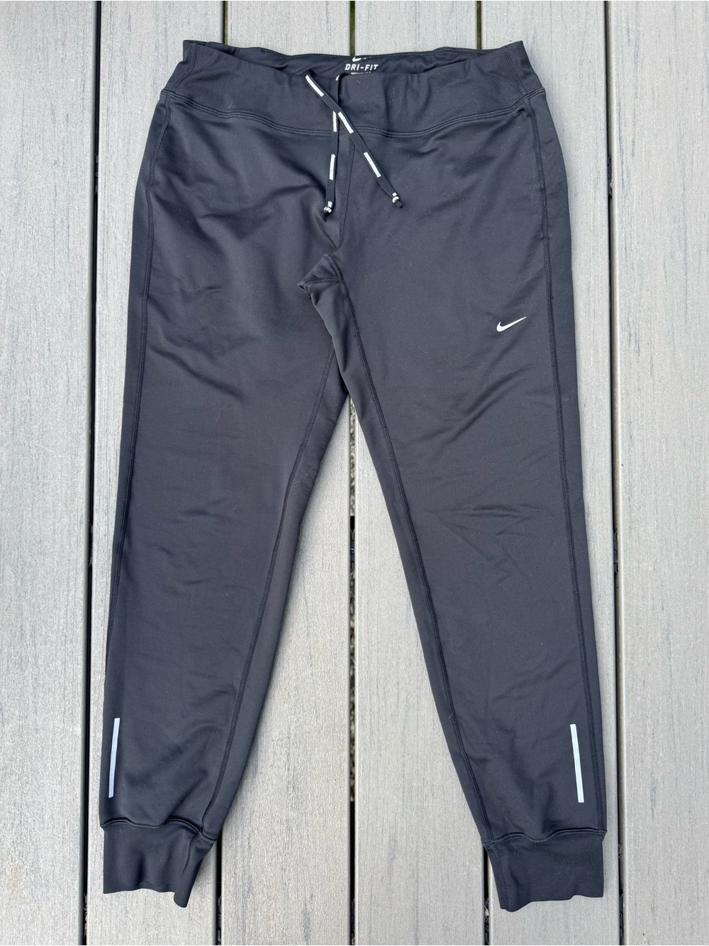 Nike Women's Thermal Dri-
FIT Running Pant Size Medium Black